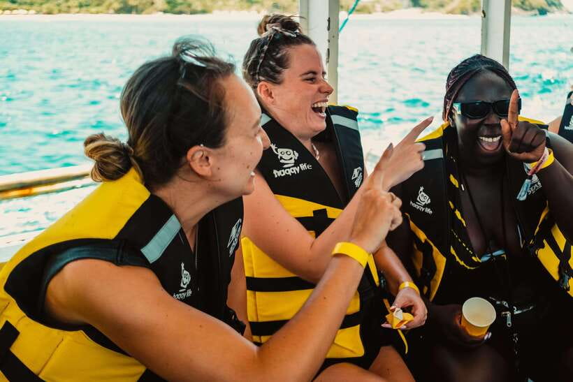 Boracay: Island Hopping & Cliff Jumping by Haqqy Life - Who will get the most from this tour?