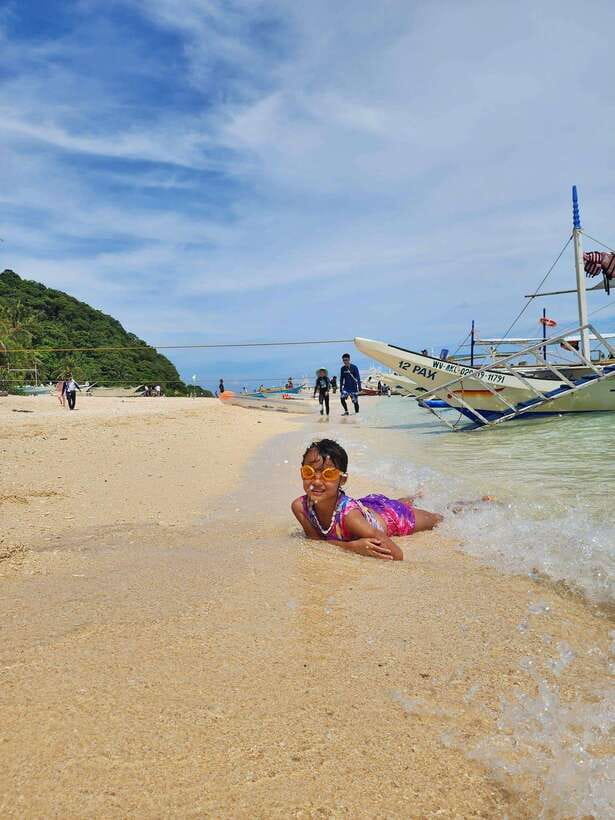 Boracay: Island Hopping | Pick-up at the Hotel - Hotel pickup takes the morning guesswork away