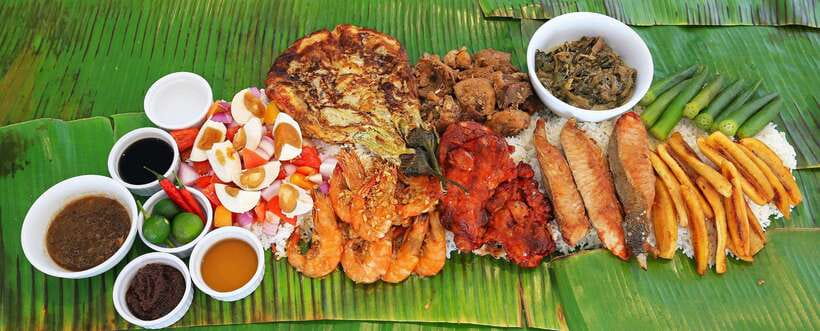 Boracay: Island Hopping Tour with Boodle Fight Lunch - Starting at Bolabog Beach