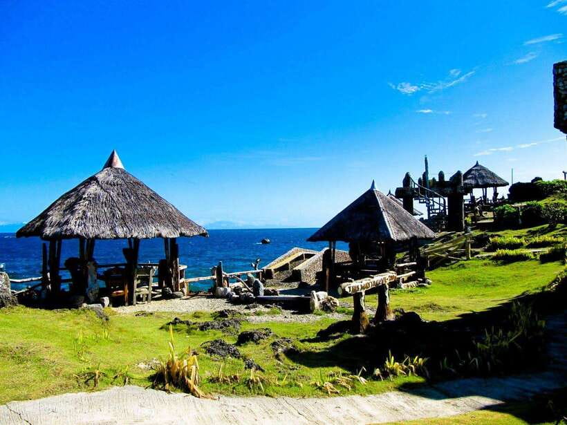 Boracay: Island Hopping Tour with Boodle Fight Lunch - Puka Beach as the Weather Plan
