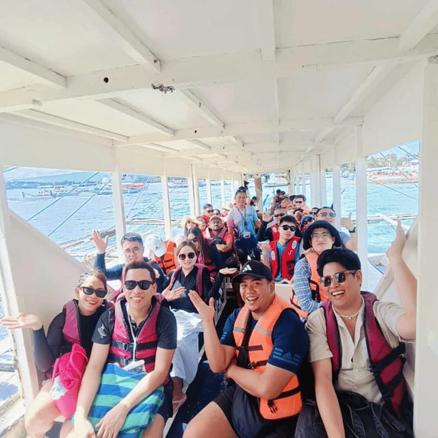 Boracay: Island Hopping with Lunch and Parasailing - Why this Boracay day works so well