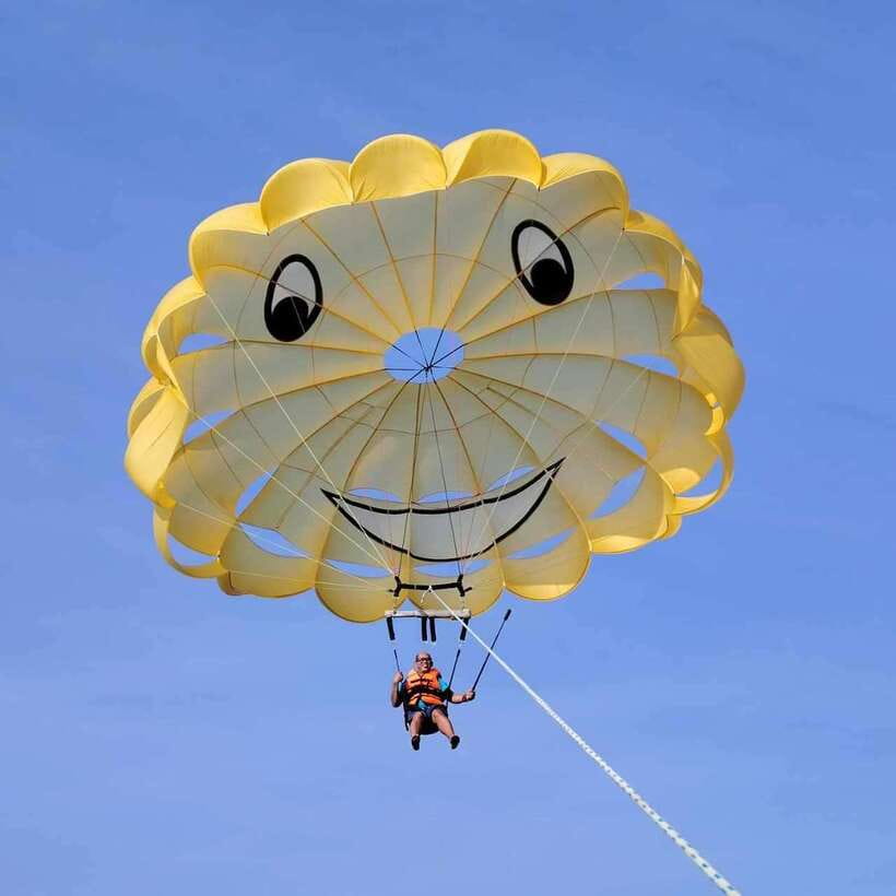 Boracay: Parasailing, Island Hopping, ATV Ride and Kawa Bath - What makes this Boracay day worth considering