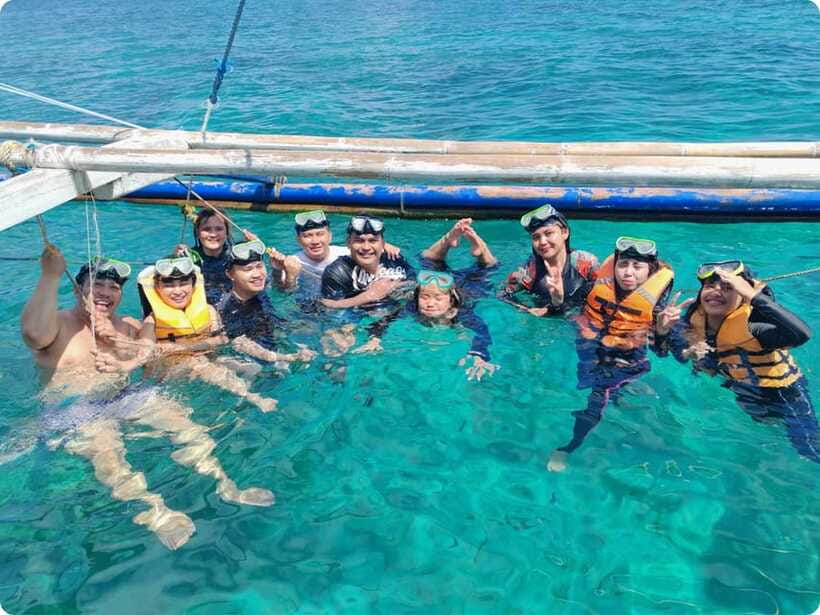 Boracay: Parasailing, Island Hopping, ATV Ride and Kawa Bath - The guides are the strongest part of the operation