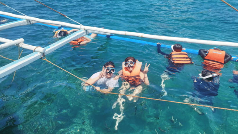 Boracay: Private Island Boat Tour and Lunch with Seaview - Guides, captains, and the human side of the trip