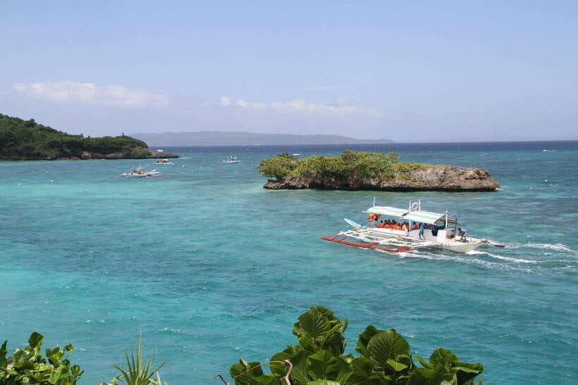 Boracay: Private Island Hopping & Snorkeling Tour - Meeting at Astoria Boracay