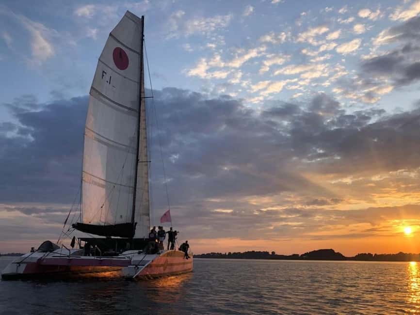 Brittany: Glénan Archipelago Sailing Day - Getting settled on the catamaran