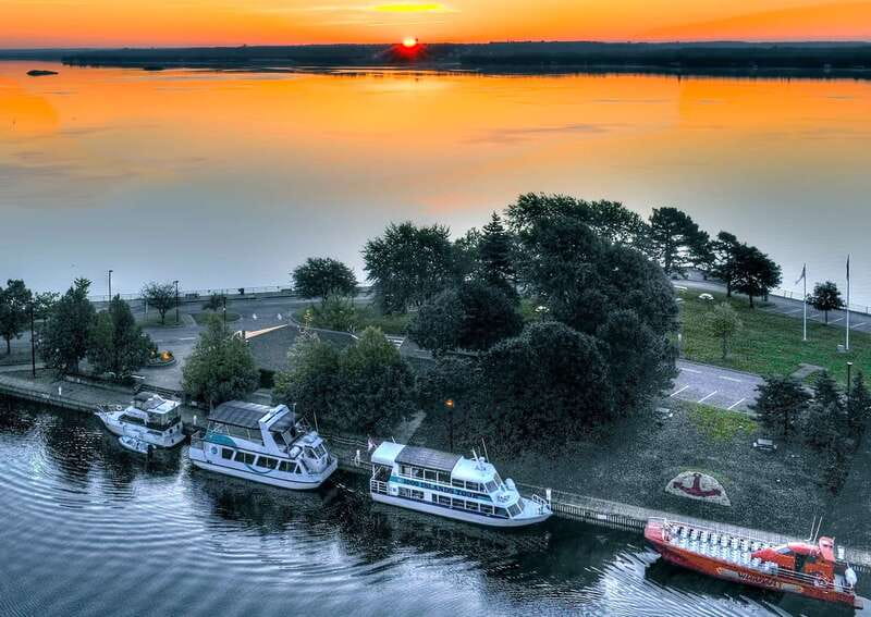 Brockville: 1000 Islands Cruise - Leaving Brockville for the St. Lawrence River