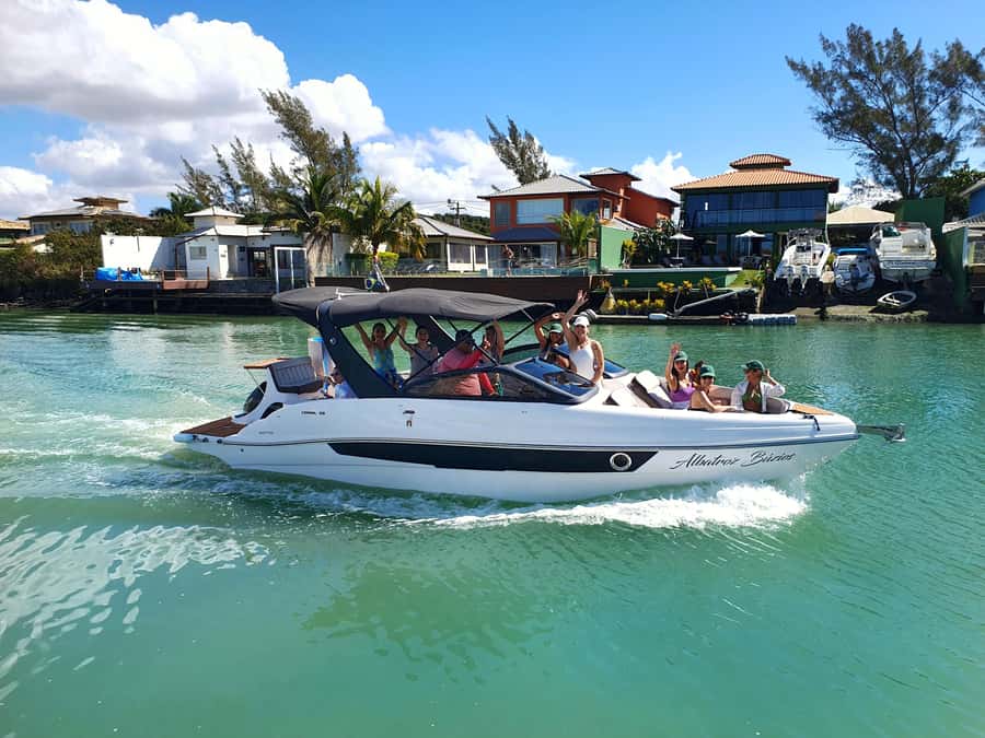 Búzios: Speedboat tour of 2 islands and 11 beaches - Why a private boat makes sense in Búzios