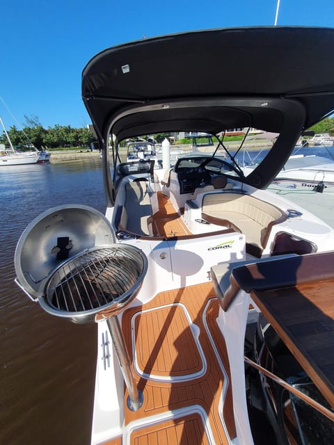 Búzios: Speedboat tour of 2 islands and 11 beaches - Azeda, Azedinha, and Ossos