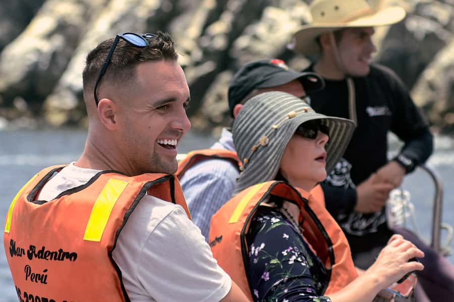 Callao: Swimming with Sea Lions Palomino Islands Boat Tour - The Return Route Brings Cliffs and a Simple Snack
