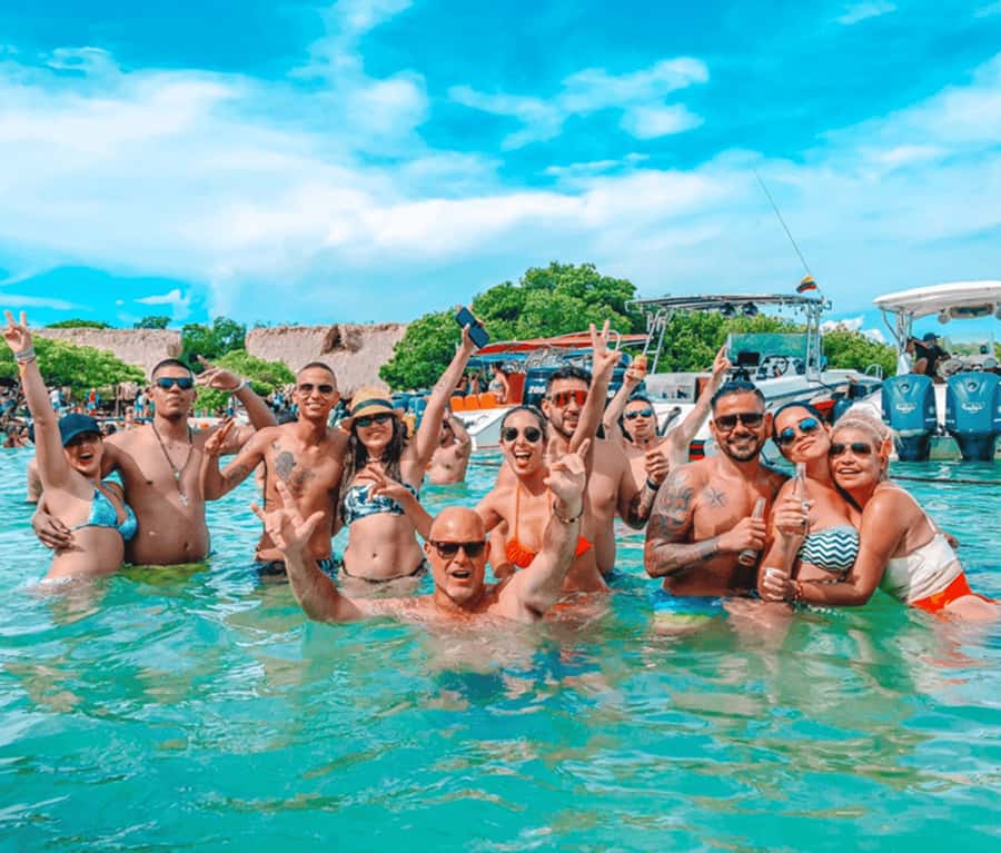 Cartagena: 4 Island Day Trip by Boat and Caribbean Lunch - Leaving from Muelle de la Bodeguita