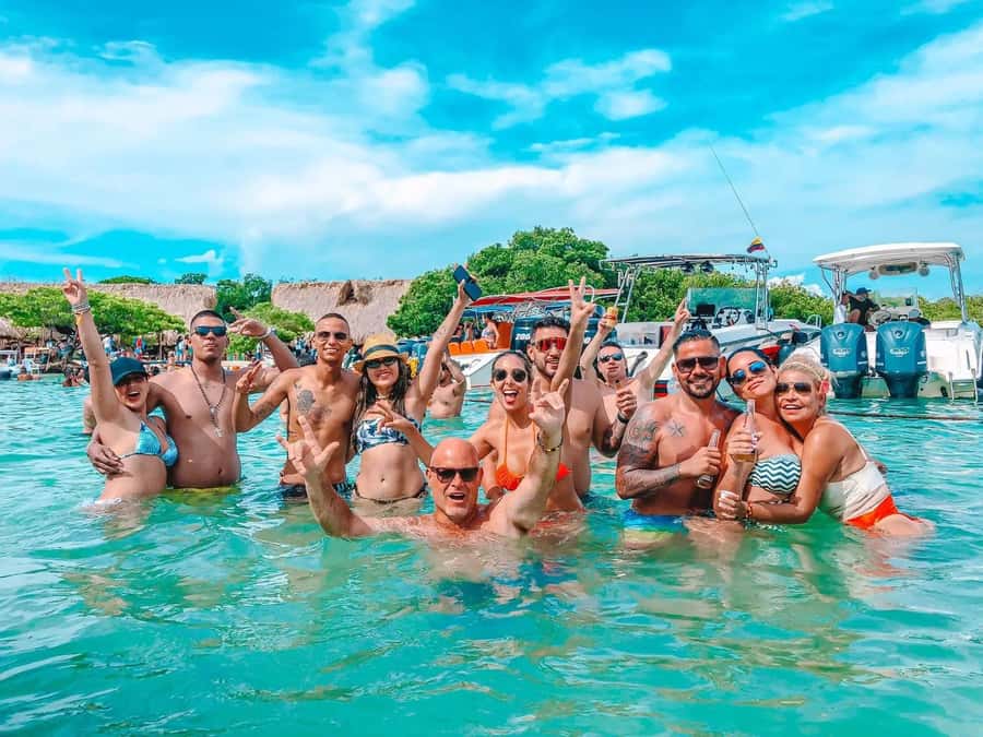 Cartagena: 4 Island Day Trip by Boat and Caribbean Lunch - Agua Azul and the one-hour reset