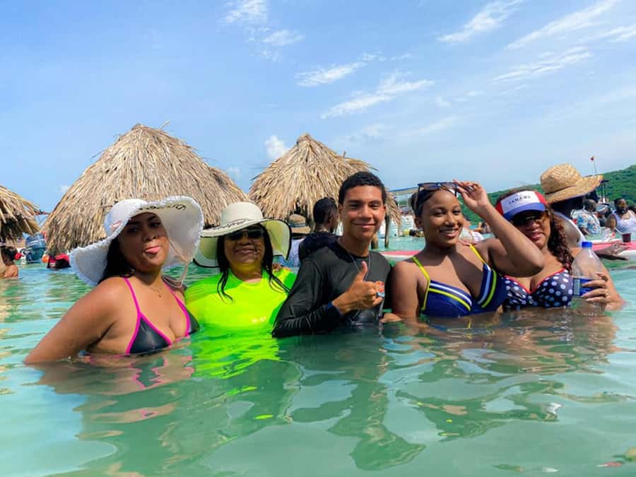 Cartagena: 4 Island Day Trip by Boat and Caribbean Lunch - Language, crowds, and the day’s real pace