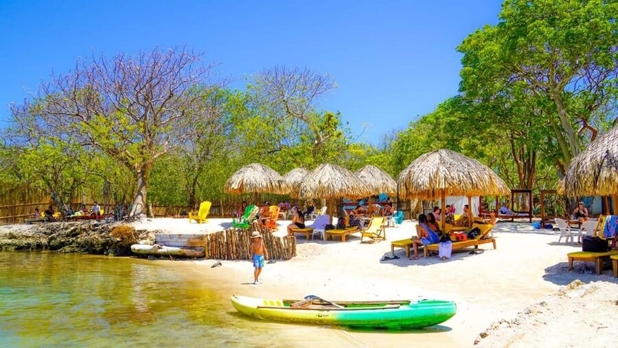 CARTAGENA: 4 islands by sport boat +oceanarium tickets - What the $69 price really includes