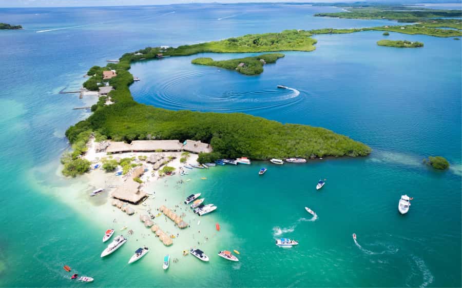 Cartagena: 5 Island Boat Tour with Night Bioluminescent Stop - What the $100 price really buys