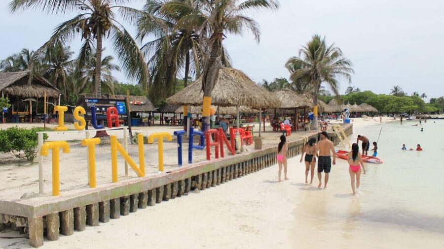 cartagena: Mucura and Santa Cruz Islands Tour spectacular - The return to Cartagena