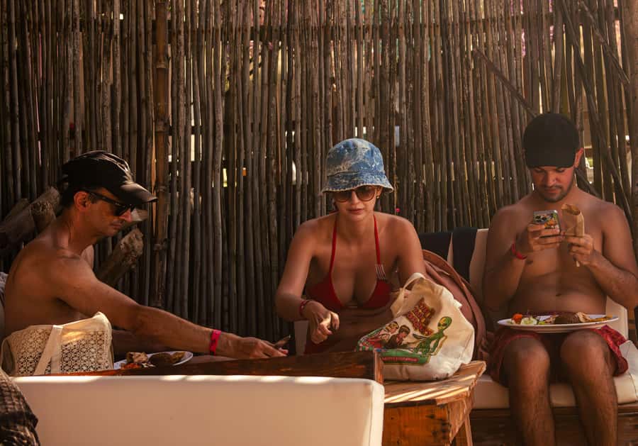 Cartagena: Rosario Islands Day Tour with Snorkel & Lunch - What to pack for a wet, sunny day