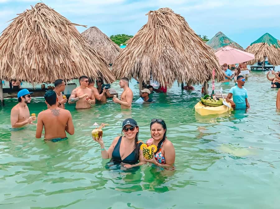 Cartagena: Visit 4 islands in a speedboat + plankton! - One hour at Cholón