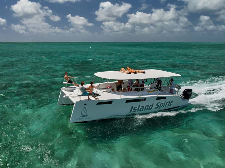 Catamaran Mauritius: South East 5 Islands Catamaran Cruises - Coffee, safety, and the start at Pointe Jerome