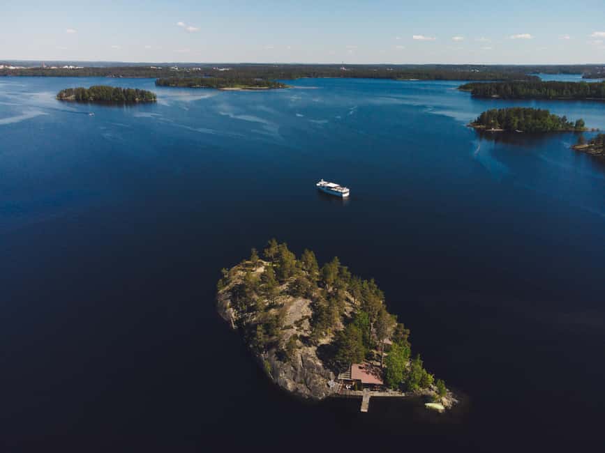 Cruise around Savonlinna archipelago - Seeing Olavinlinna Castle from the water