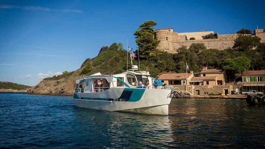Cruise of the 2 Islands: Porquerolles & Port-Cros with stops - What Porquerolles feels like on foot or by bicycle