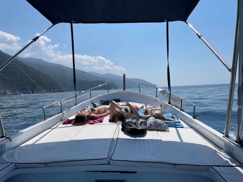 Cruise:Portovenere and the 3 islands with aperitif included! - Key points at a glance