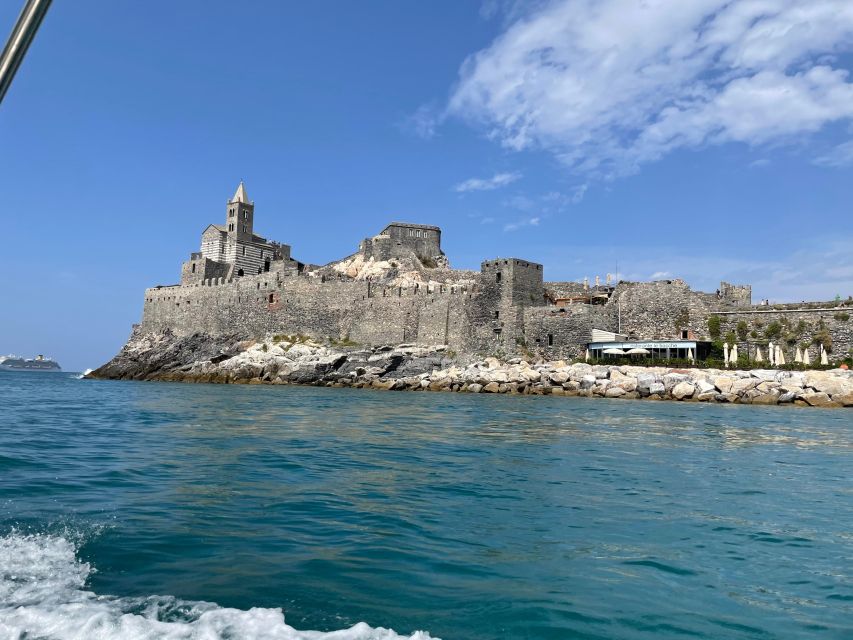 Cruise:Portovenere and the 3 islands with aperitif included! - Tino and Tinetto by boat