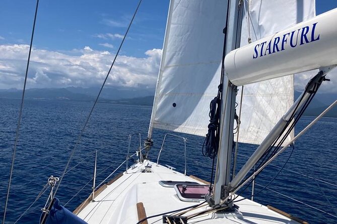 Daily excursions on a sailing boat, Maddalena Archipelago - Sailing past the mouths of Bonifacio