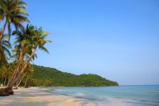 Discover 2 Islands of Phu Quoc by boat - Fishing before the islands