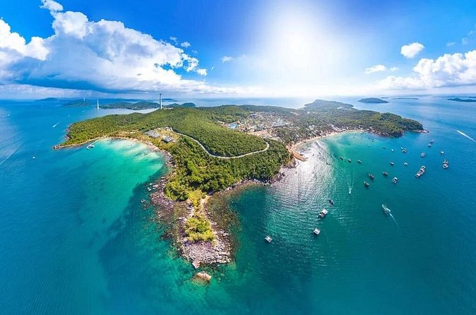 Discover 3 islands of Phu Quoc by boat - Gam Ghi Islet and the main snorkeling session