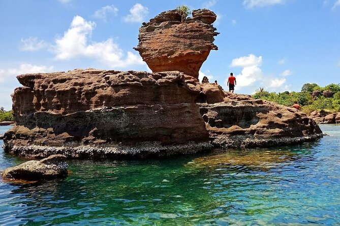 Discover 3 islands of Phu Quoc by boat - May Rut Trong for swimming and a quieter hour