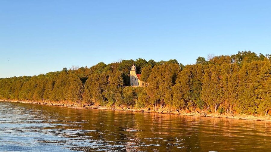 Door County Historic Cottage Row & Strawberry Islands Cruise - Peninsula Park, Sven’s Bluff, and Camp Menagha