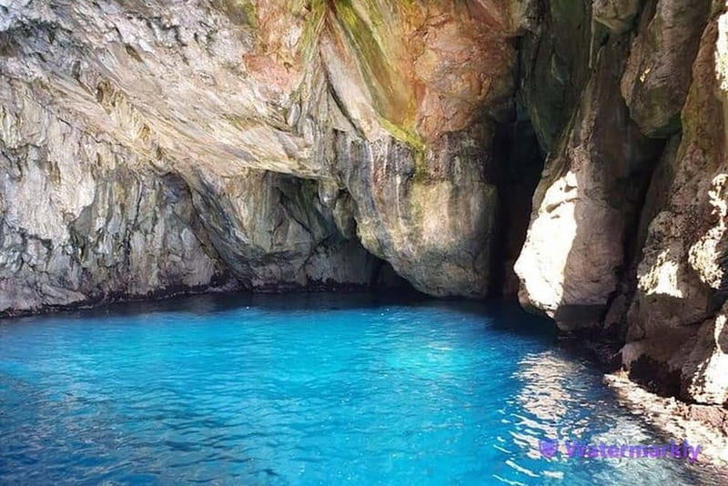 Dubrovnik: Blue Cave and Islands Tour - The crew and the boat matter