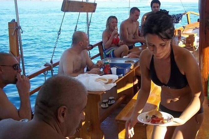 Dubrovnik: Blue Cave & Elaphiti islands & Optional Lunch Onboard - Lunch and drinks on the return trip