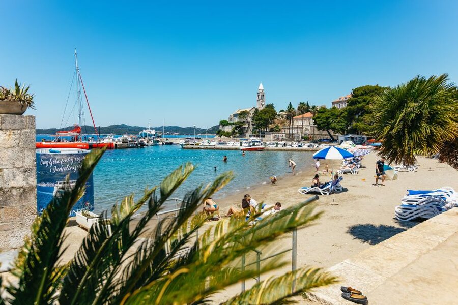 Dubrovnik: Elaphite Island Cruise w/ Drinks & Optional Lunch - Food, drinks, and the onboard mood
