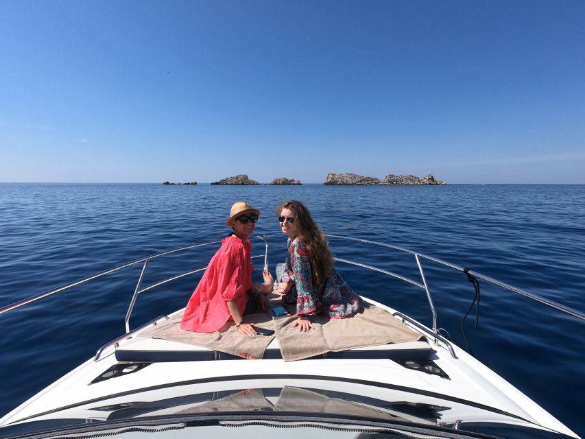 Dubrovnik: Elaphite Islands Private Speedboat Full-Day Tour - A short snorkeling stop on the way to Šipan