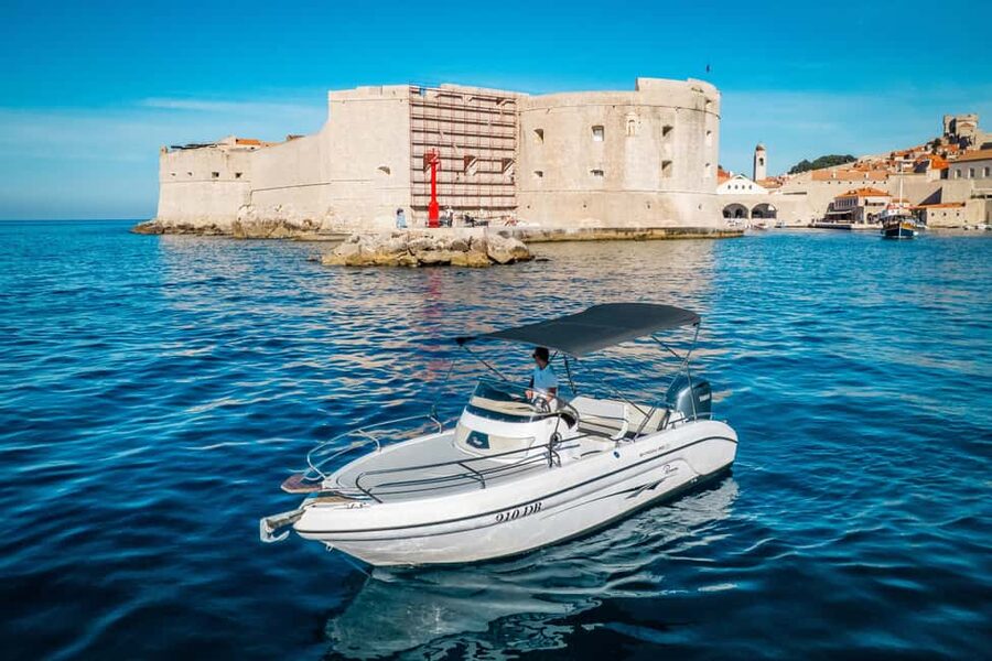 Dubrovnik- Elaphite islands tour - Leaving Dubrovnik from the Old Port