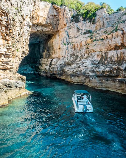 Dubrovnik- Elaphite islands tour - A private boat day for up to five people
