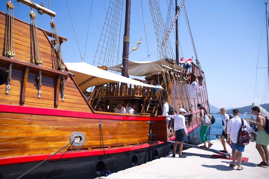 Dubrovnik: Elaphiti Island Luxury Pirate Ship Cruise - Lopud: The Longest Stop and Best Chance to Swim