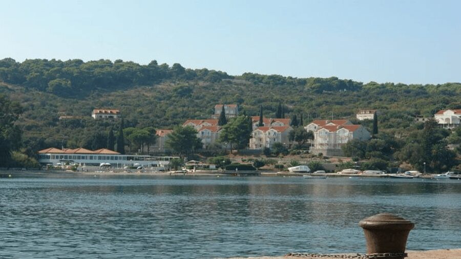Dubrovnik: Elaphiti Islands Boat Cruise with Lunch & Drinks - Šipan: a one-hour taste of island life
