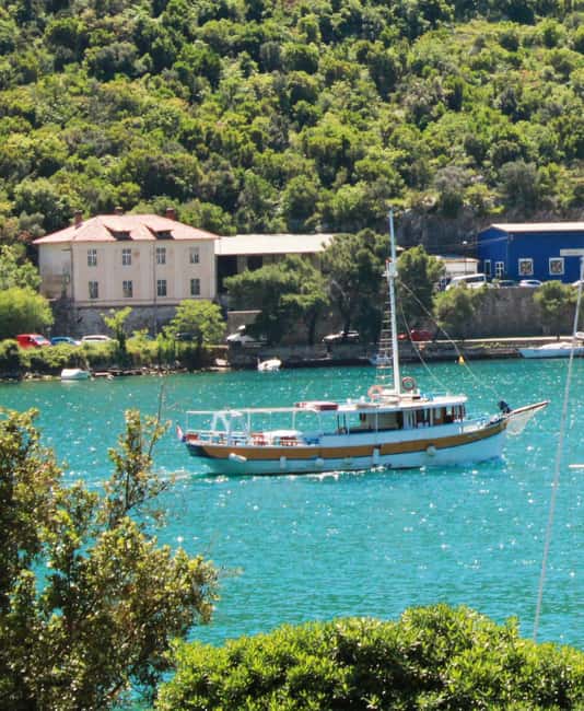 Dubrovnik: Full-Day Blue Cave & Elaphiti Islands Boat Tour - Koločep and the quiet village of Donje Čelo