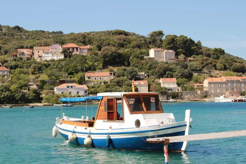 Dubrovnik: Full-Day Blue Cave & Elaphiti Islands Boat Tour - What the crew adds to the day