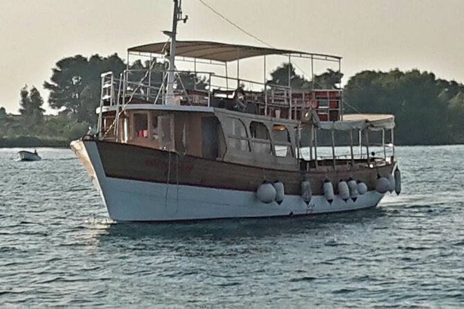 Dubrovnik Islands Boat Tour with Lunch and Unlimited Drinks - Šipan: a slower final stop among old stone places