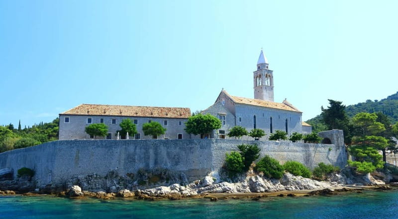 Dubrovnik or Cavtat: Blue Cave & Elaphiti Islands Boat Tour - The Three Green Caves offer a different kind of swim