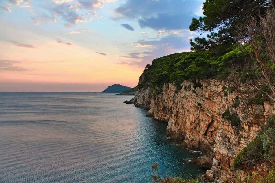 Dubrovnik: Private Luxury Yacht Tour to the Elaphite Islands - Key points at a glance