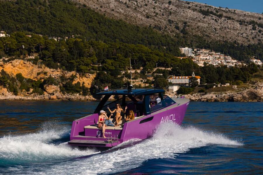 Dubrovnik: Private Luxury Yacht Tour to the Elaphite Islands - Leaving Dubrovnik for Koločep