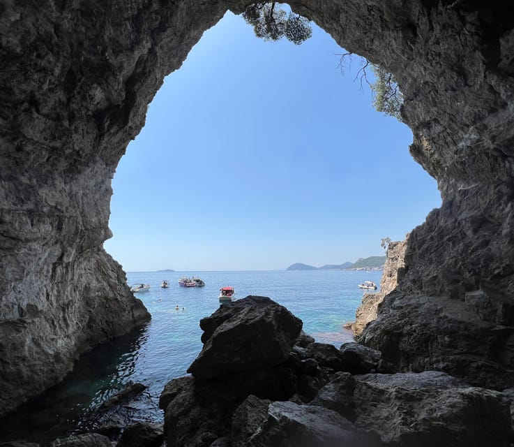 Dubrovnik: Private Luxury Yacht Tour to the Elaphite Islands - Swimming and snorkeling around Koločep