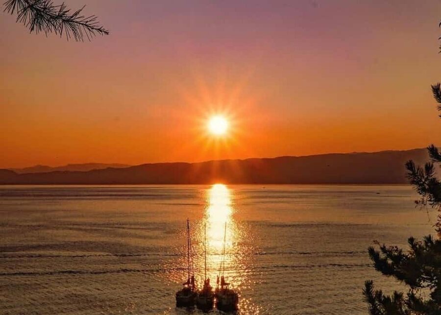 Dubrovnik:Romantic Private Sunset Tour to Old Town& Elafitiy - What the sunset cruise feels like