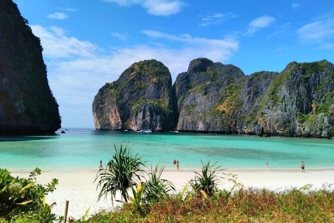 Early Bird Phi Phi and 4 Islands Tour by Speedboat from Krabi - Chicken Island and the Four Islands crossing