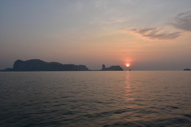 Early Bird Phi Phi Island & 4 Islands Speed Boat Tour from Krabi - Reaching Phi Phi Leh and Maya Bay